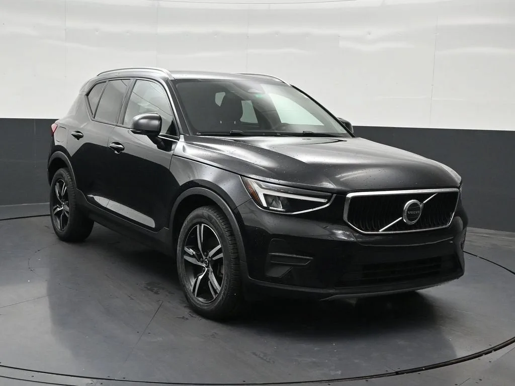 2023 Volvo XC40 B4 Core photo 8