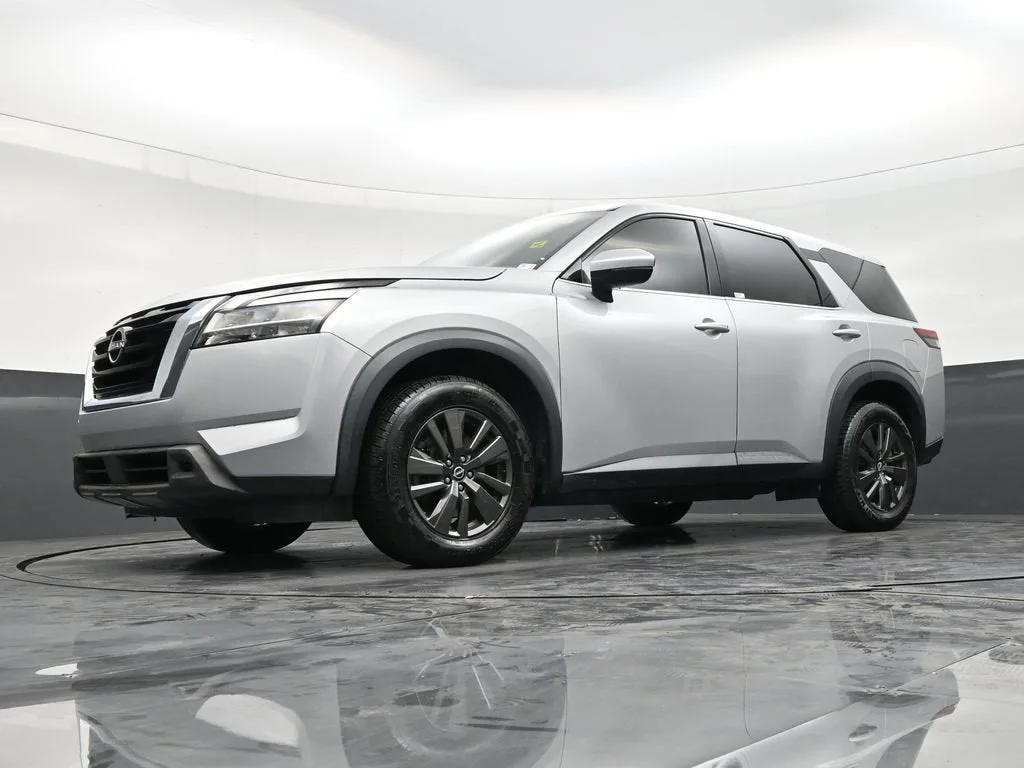 2022 Nissan Pathfinder S 2WD photo 20