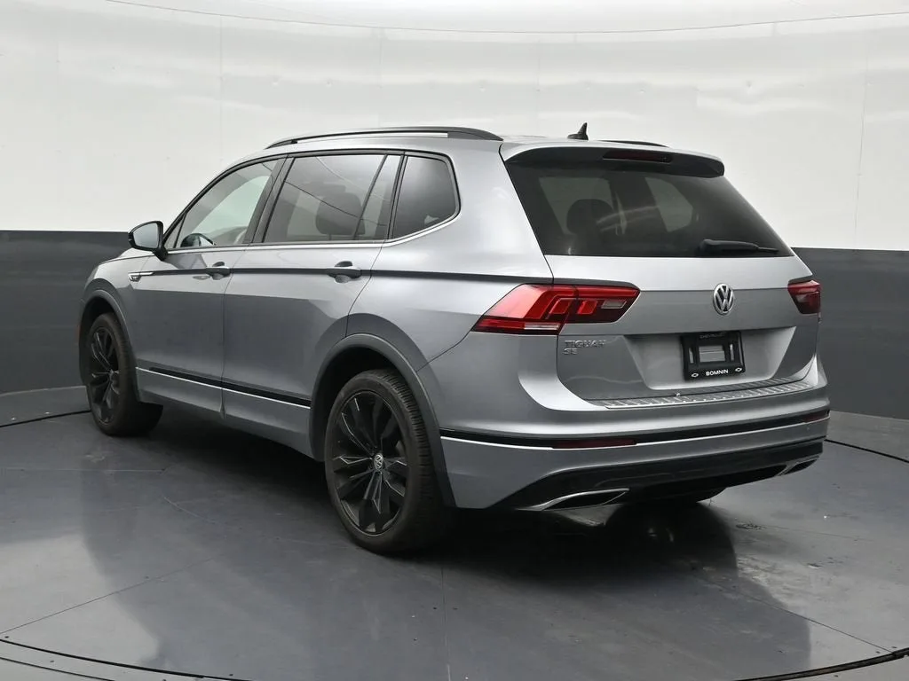2021 Volkswagen Tiguan 2.0T SE R-Line Black photo 3