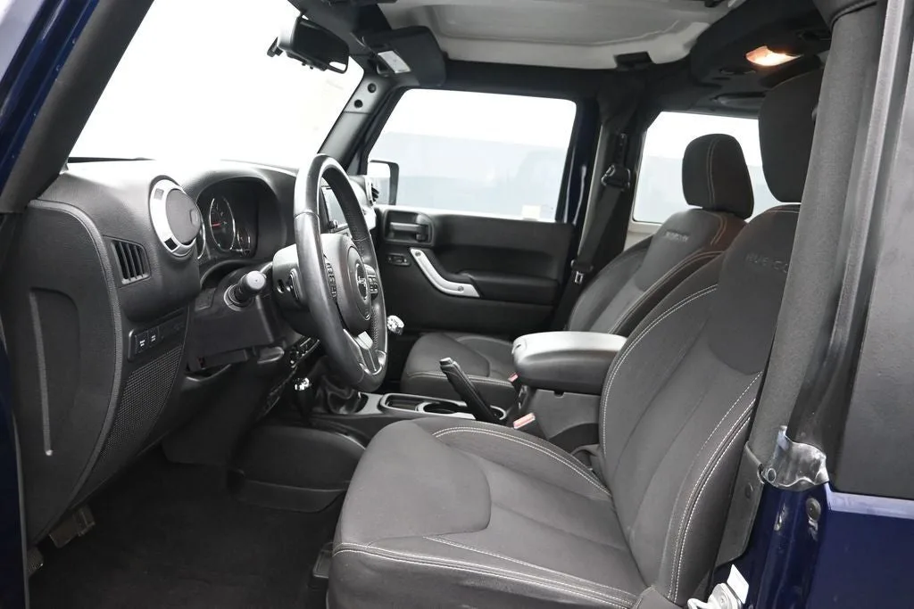 2013 Jeep Wrangler Rubicon photo 11