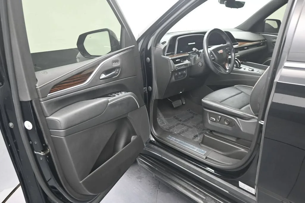 2023 Cadillac Escalade ESV 4WD Premium Luxury photo 10