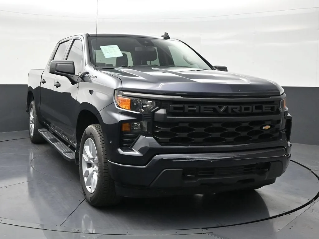 2023 Chevrolet Silverado 1500 Custom photo 7