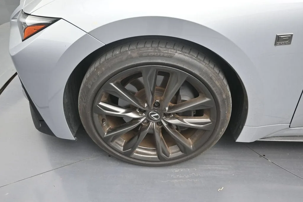 2025 Lexus IS 350 F SPORT Design photo 9