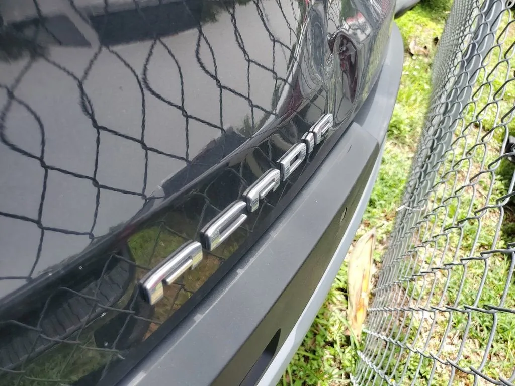 2022 GMC Acadia SLT photo 5