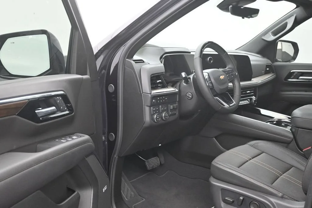 2026 Chevrolet Suburban High Country photo 10