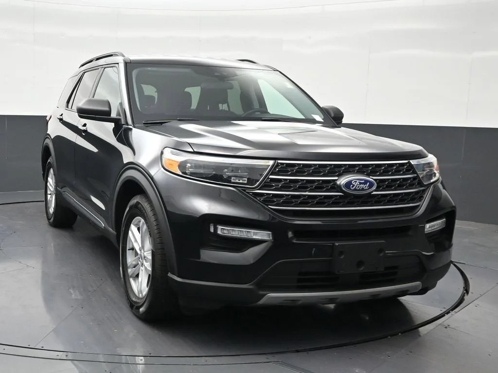2024 Ford Explorer XLT photo 8