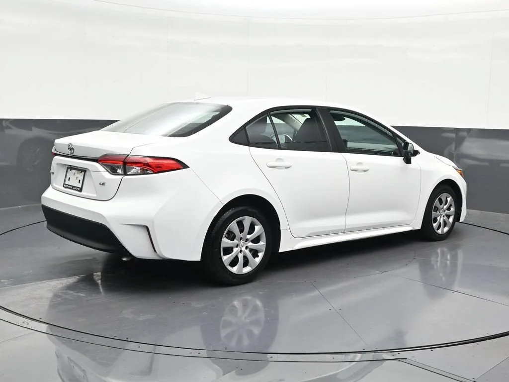 2023 Toyota Corolla LE photo 5