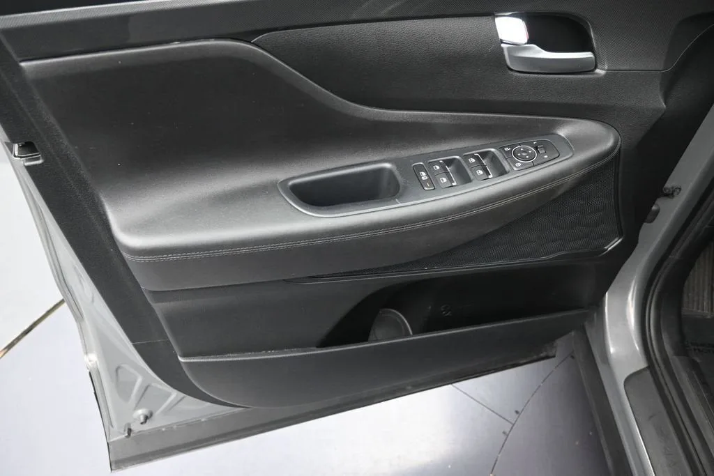 2022 Hyundai Santa Fe SEL photo 11