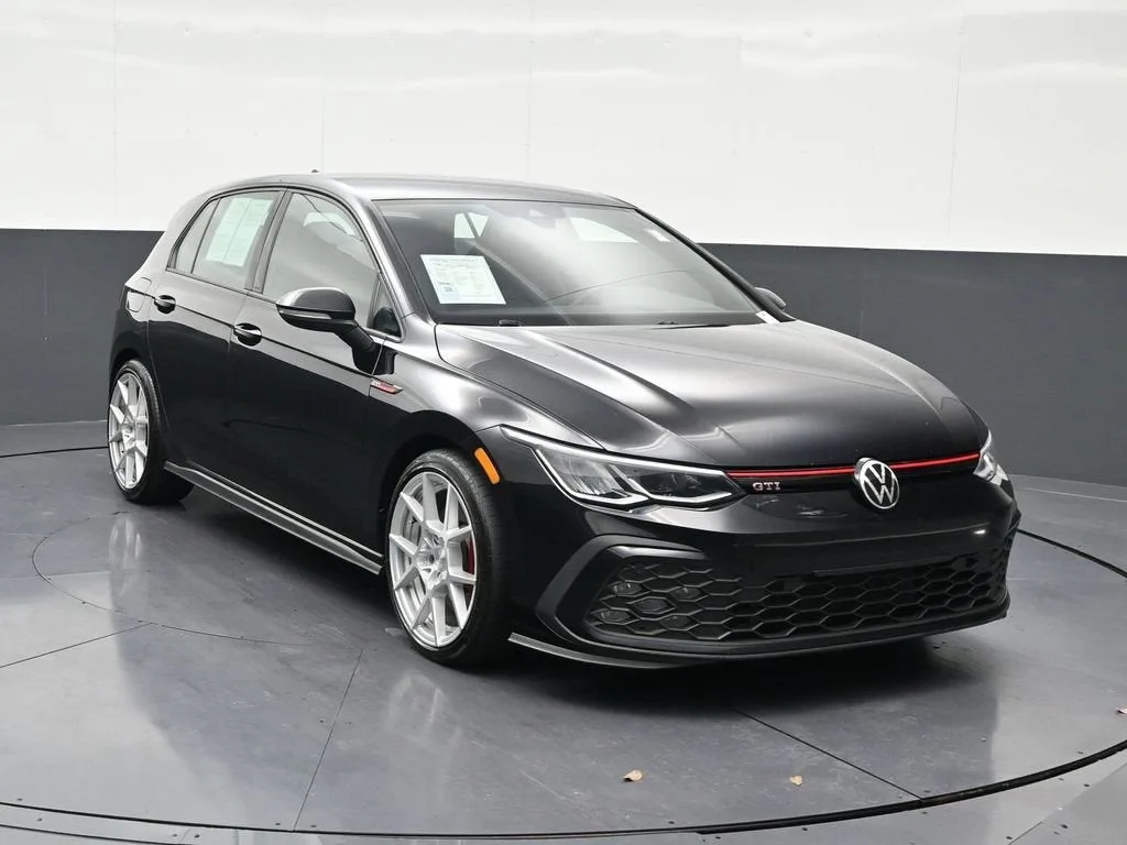 2022 Volkswagen Golf GTI 2.0T S photo 7