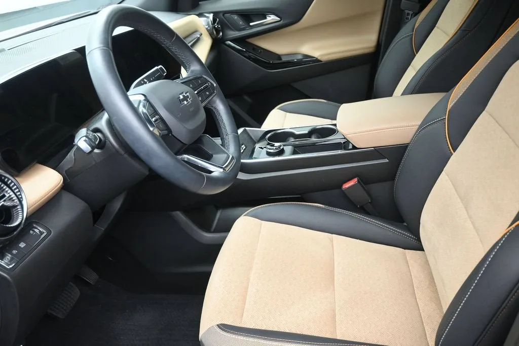 2026 Chevrolet Equinox ACTIV photo 12