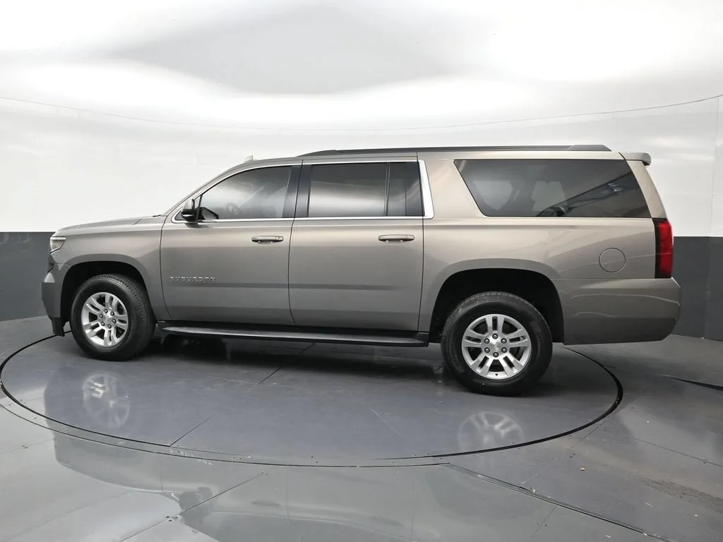 2019 Chevrolet Suburban LS photo 2