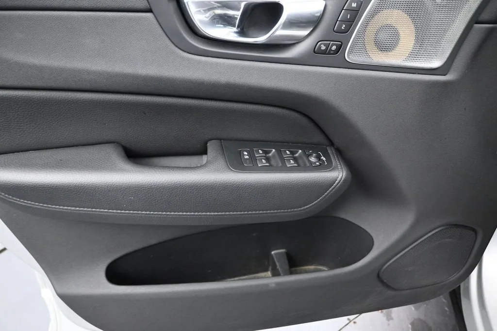 2020 Volvo XC60 Inscription photo 10