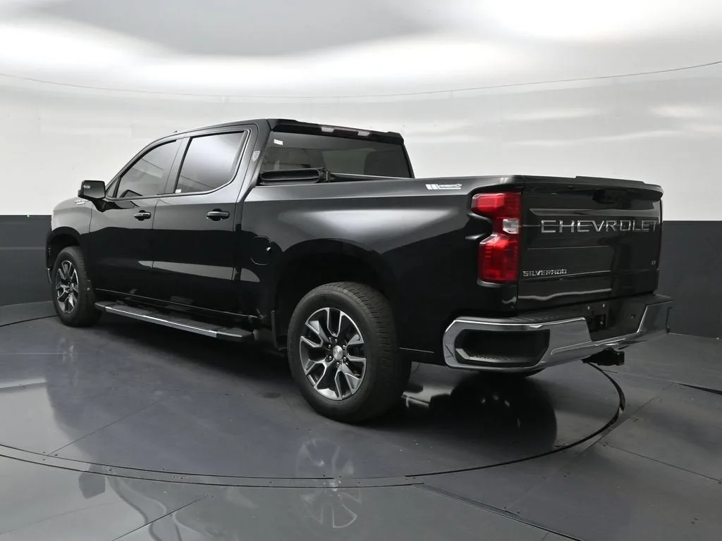 2021 Chevrolet Silverado 1500 RST photo 3