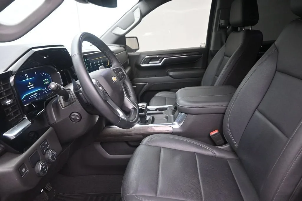 2023 Chevrolet Silverado 1500 LTZ photo 12