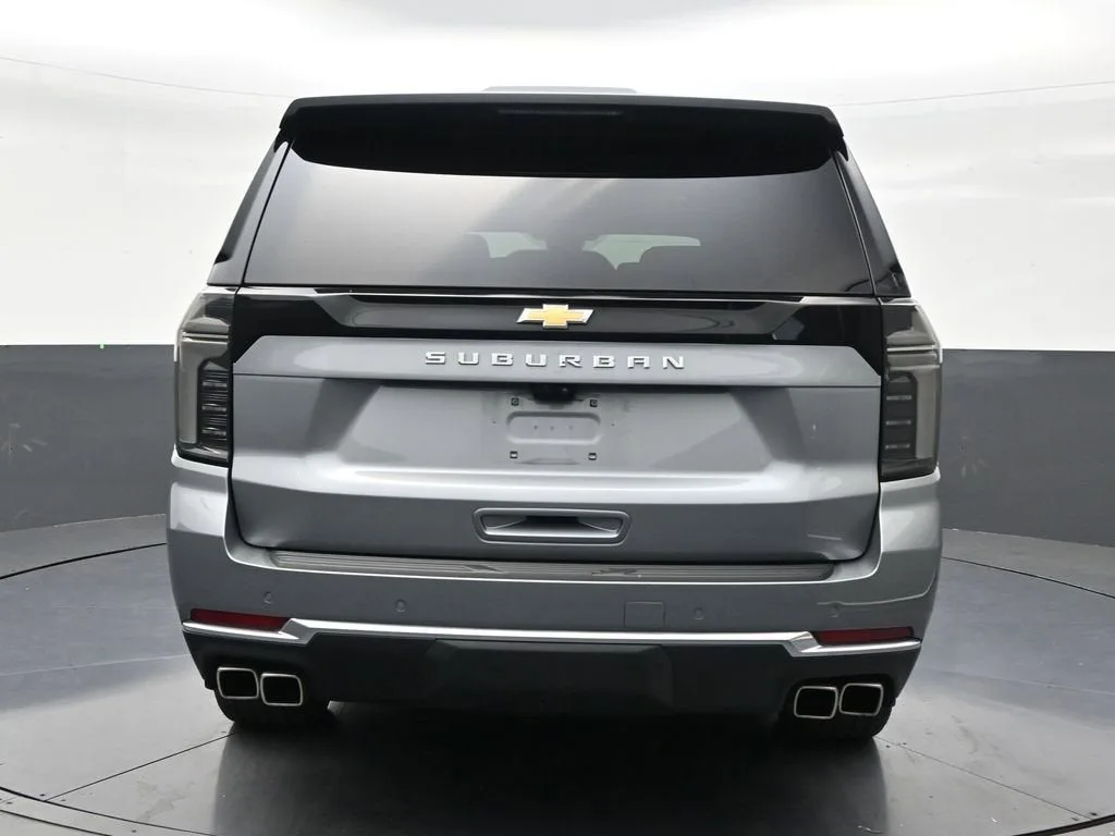 2025 Chevrolet Suburban High Country photo 4