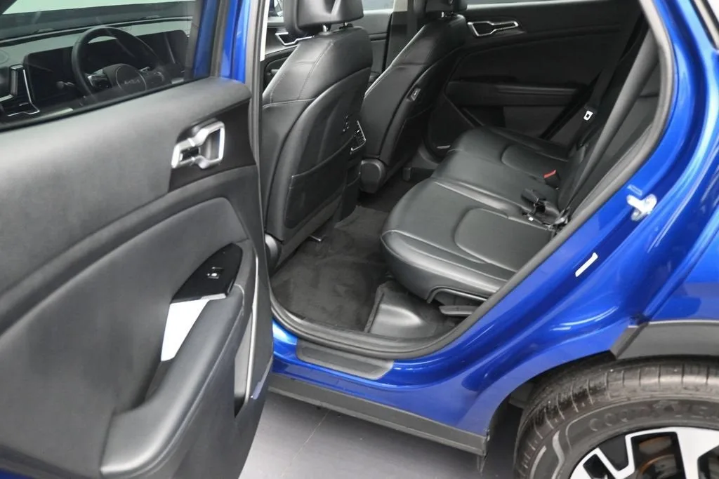 2023 Kia Sportage EX photo 11