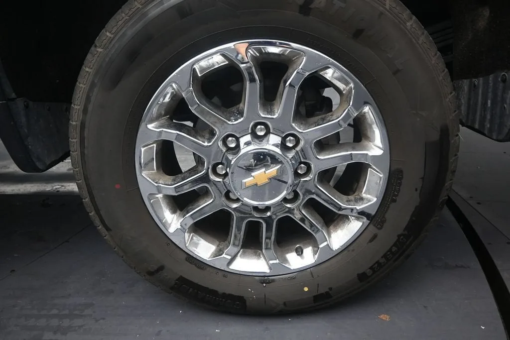 2024 Chevrolet Silverado 2500 HD LTZ photo 10