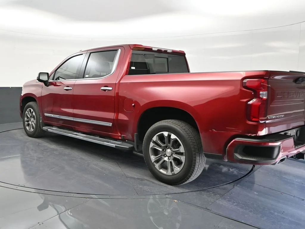 2024 Chevrolet Silverado 1500 High Country photo 3