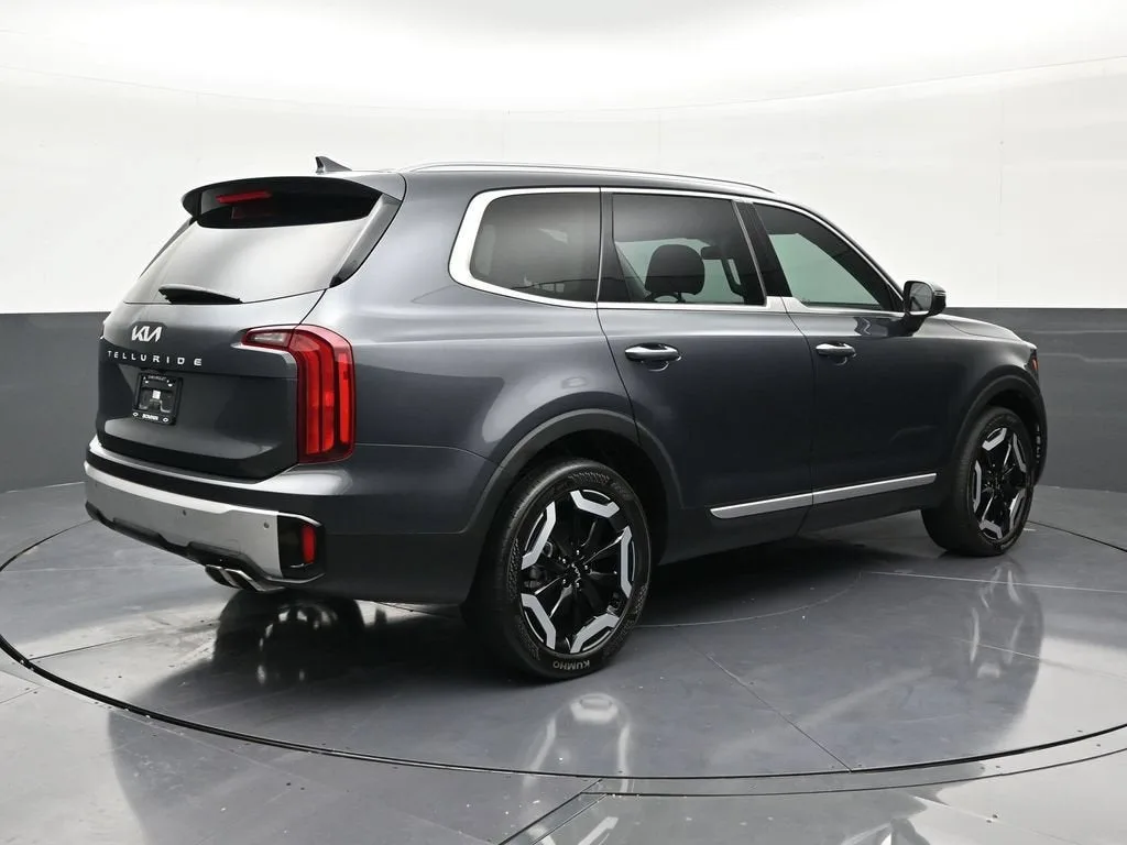 2024 Kia Telluride S photo 5