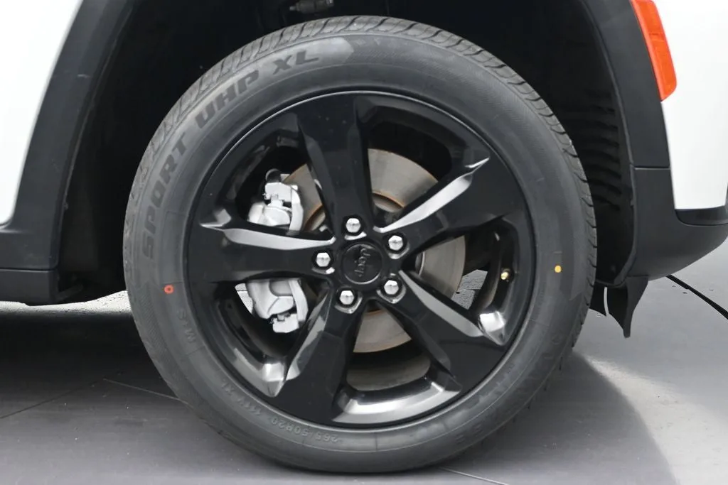 2023 Jeep Grand Cherokee L Altitude photo 9