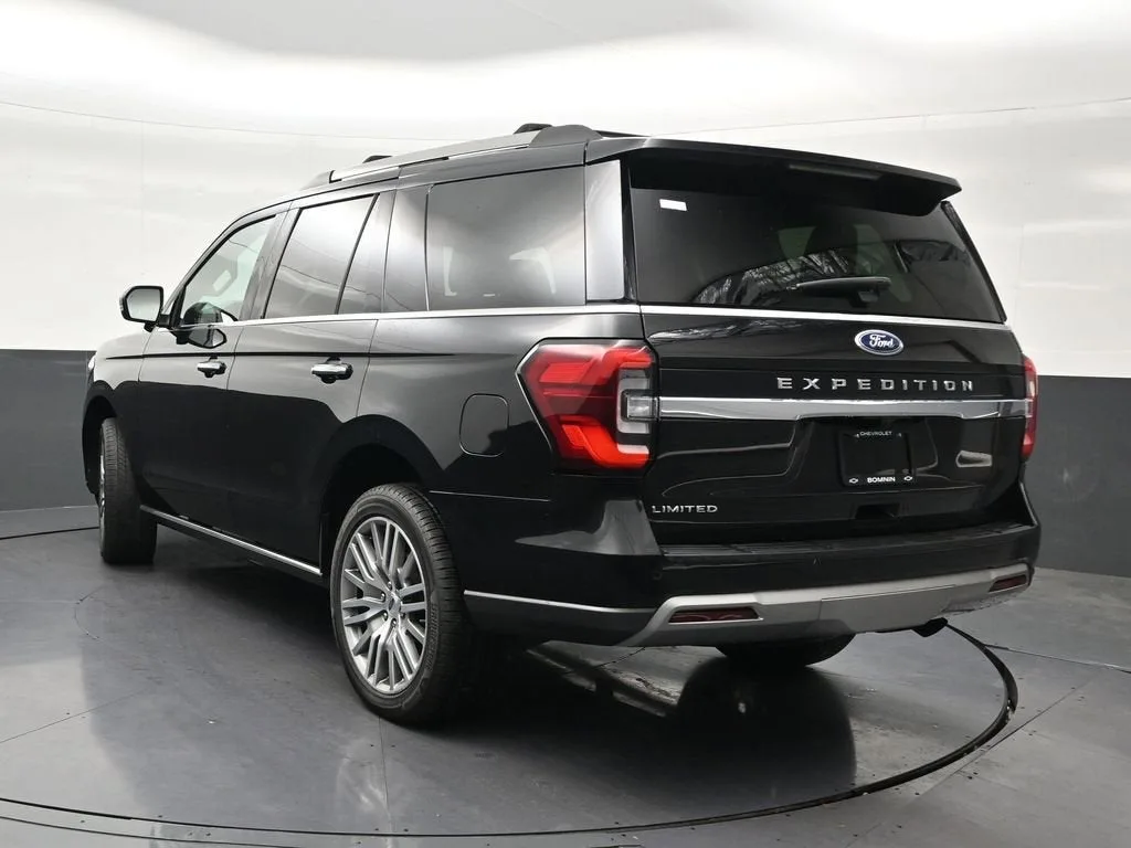 2023 Ford Expedition Limited photo 3
