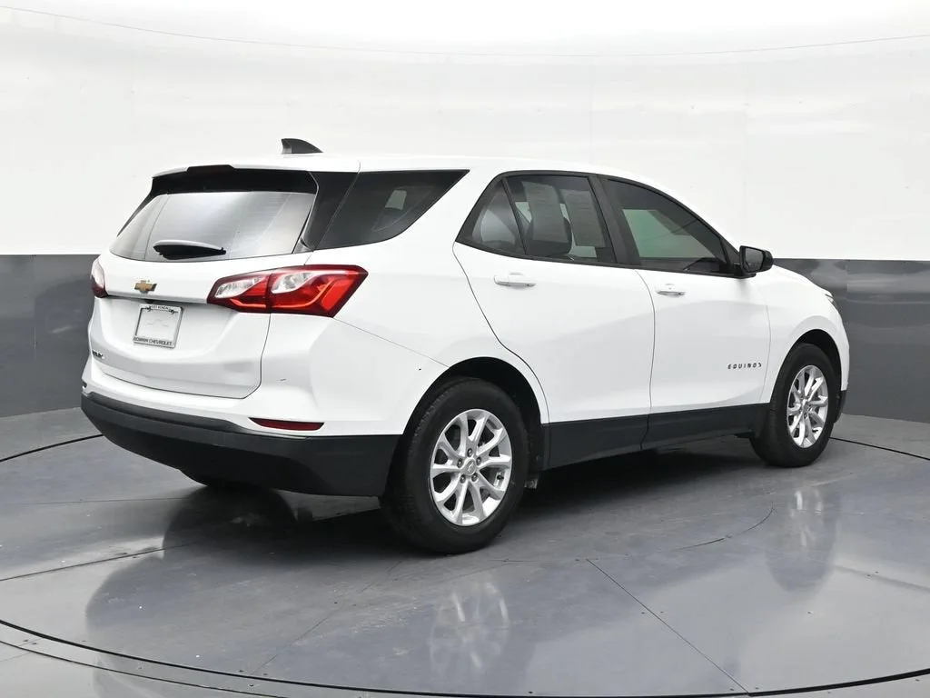 2020 Chevrolet Equinox LS photo 5