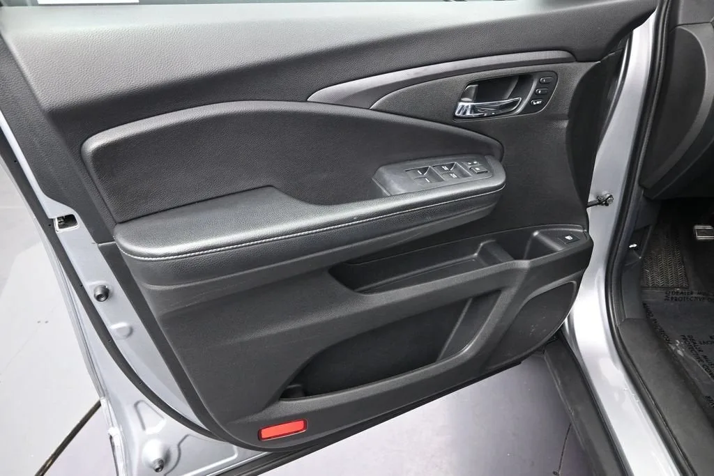 2023 Honda Ridgeline RTL photo 11