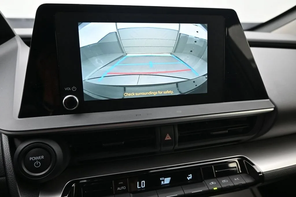 2024 Toyota Prius LE photo 11