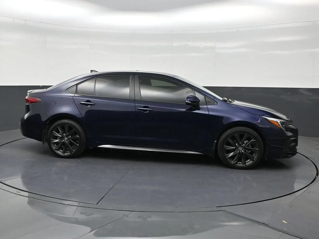 2025 Toyota Corolla XSE photo 6