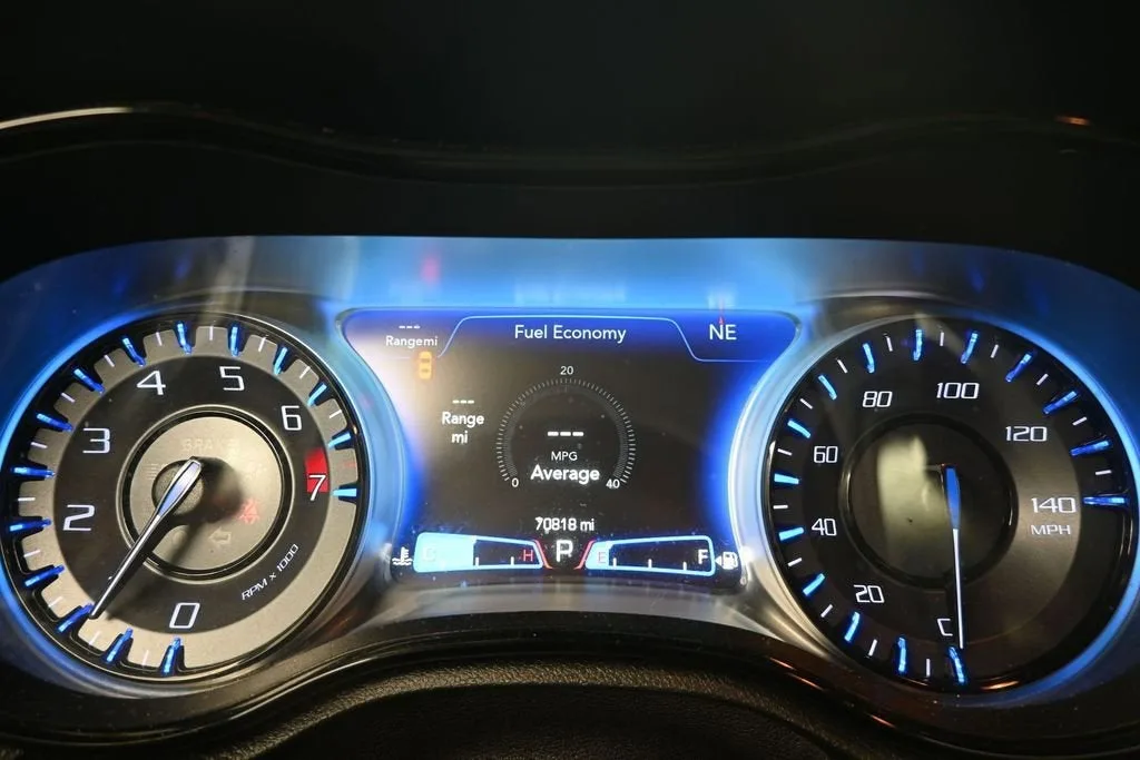 2020 Chrysler 300 300S photo 11