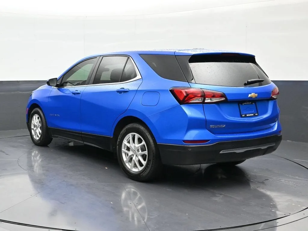 2024 Chevrolet Equinox LT photo 3