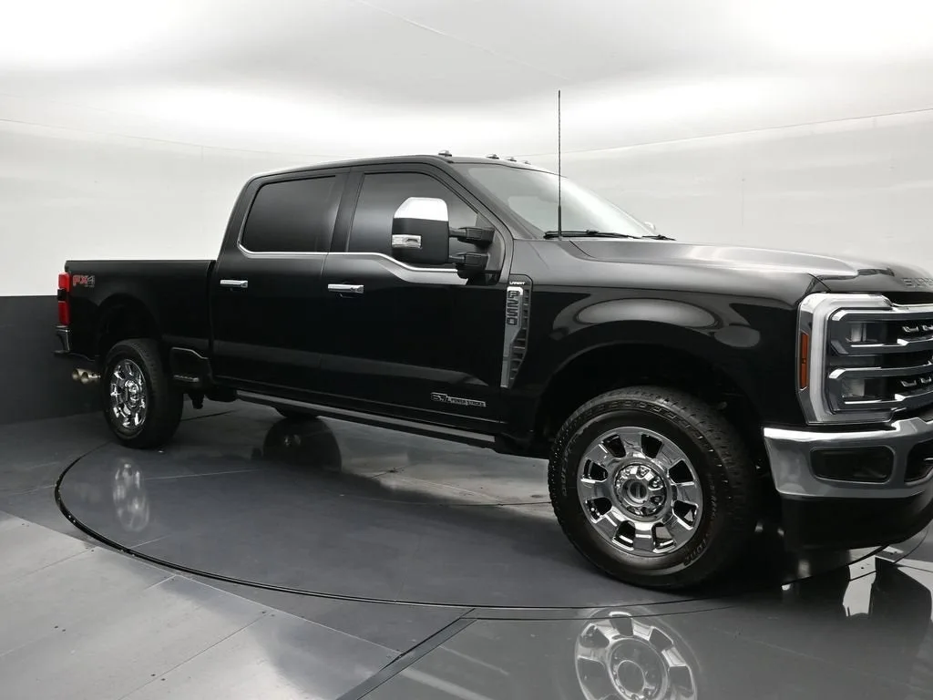 2025 Ford F-250 LARIAT photo 7