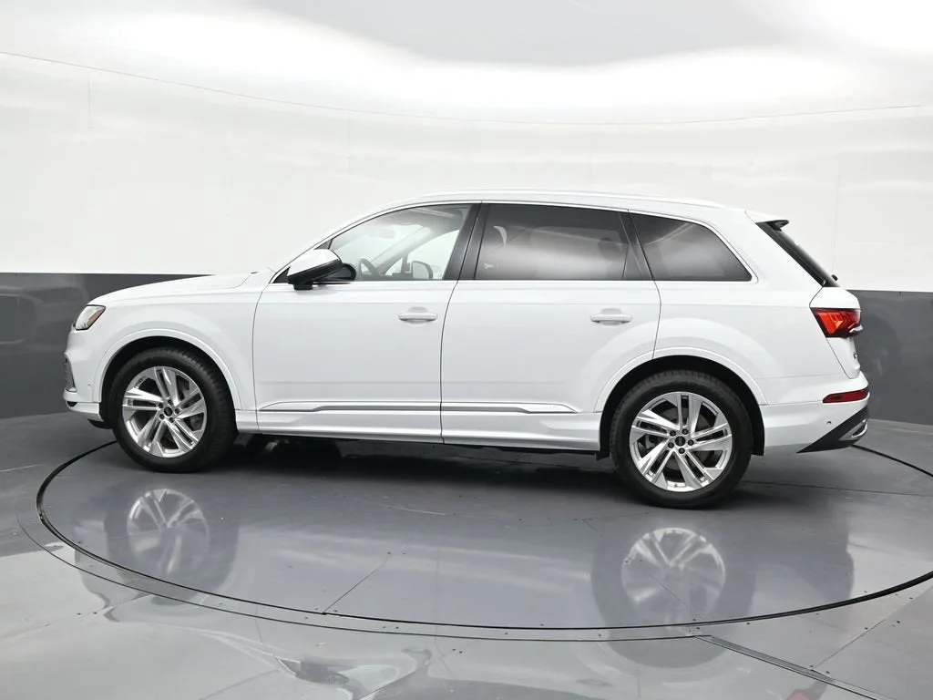 2023 Audi Q7 Prestige 55 TFSI quattro Tiptronic photo 2