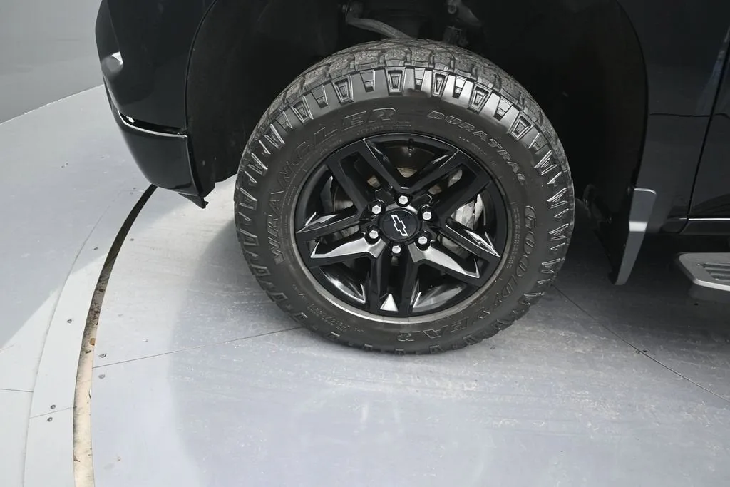 2023 Chevrolet Silverado 1500 LT Trail Boss photo 9