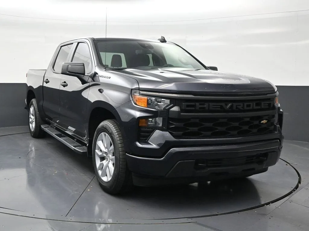 2023 Chevrolet Silverado 1500 Custom photo 7