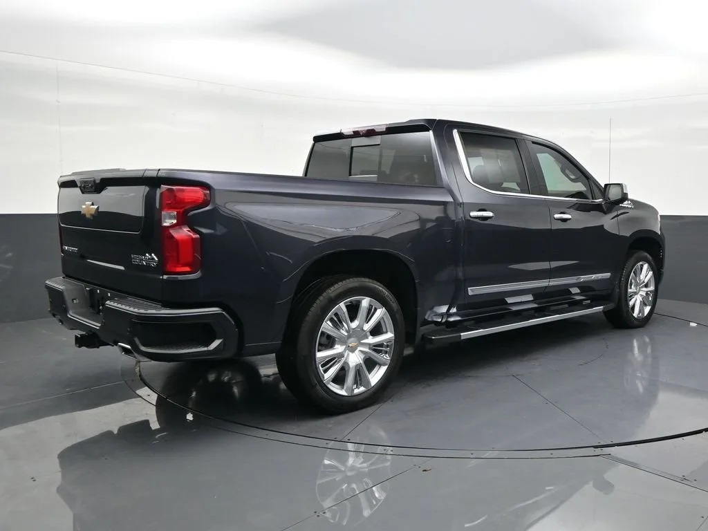 2024 Chevrolet Silverado 1500 High Country photo 5