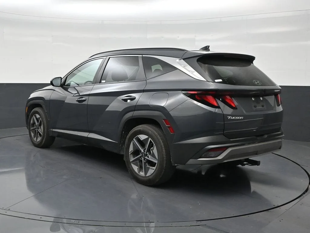 2025 Hyundai Tucson SEL photo 3