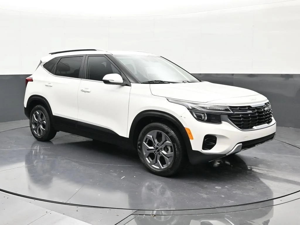 2024 Kia Seltos S photo 7