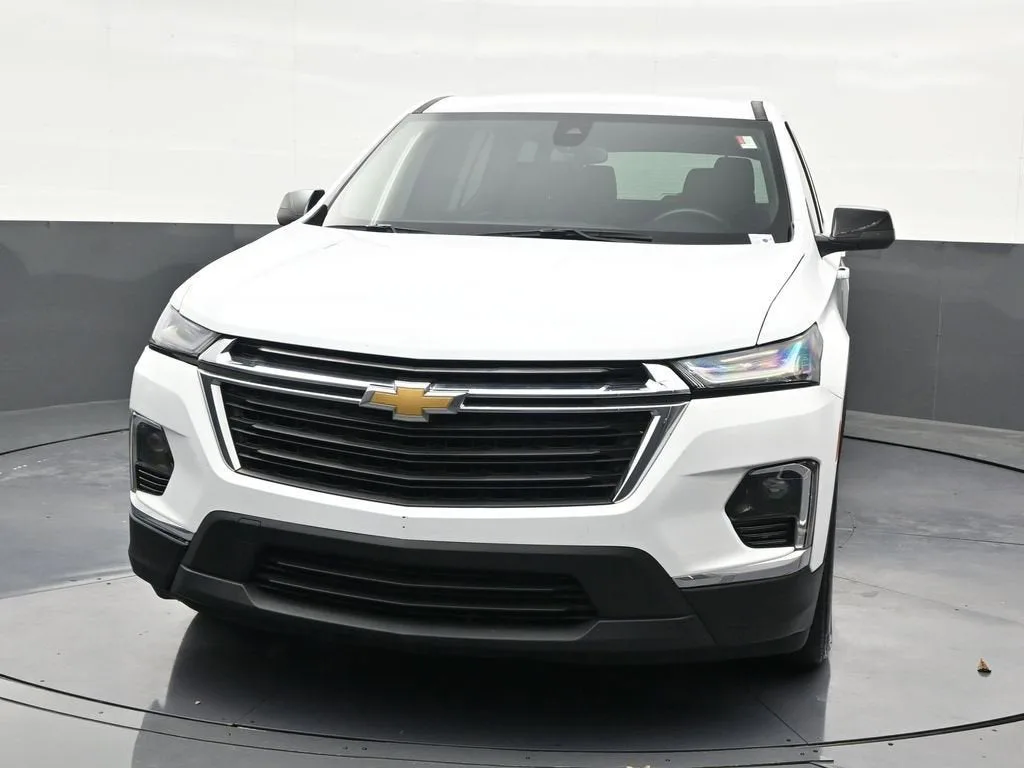 2023 Chevrolet Traverse LS photo 9
