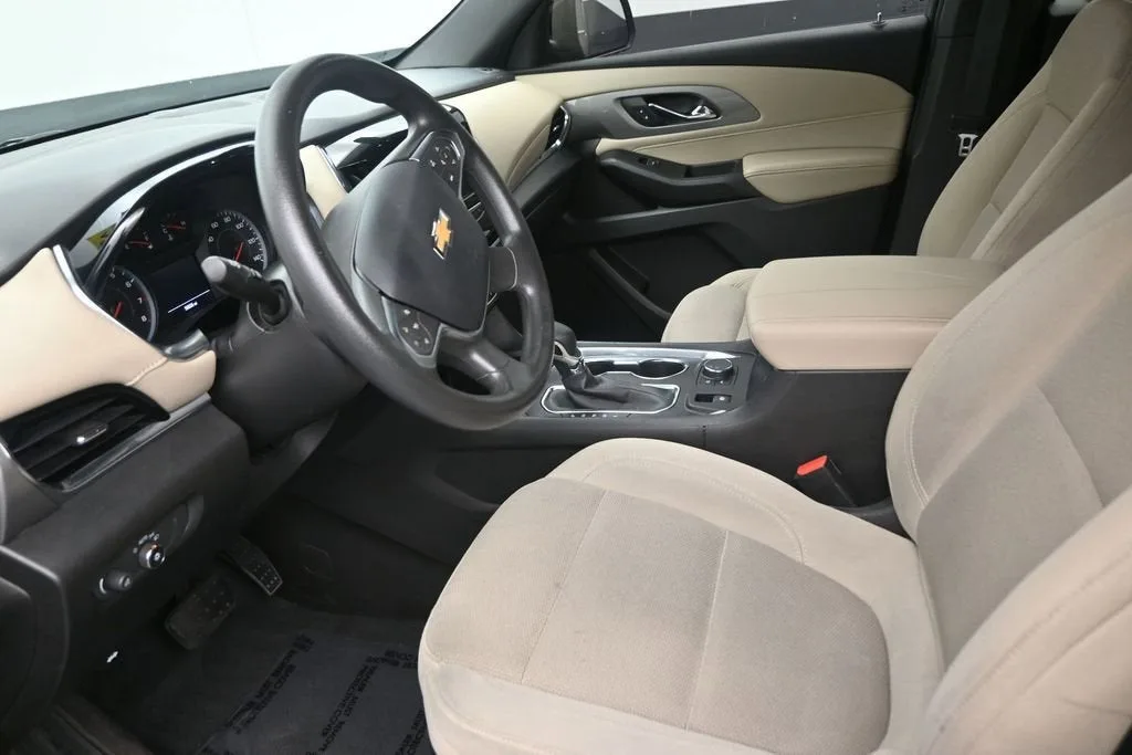 2023 Chevrolet Traverse LS photo 11