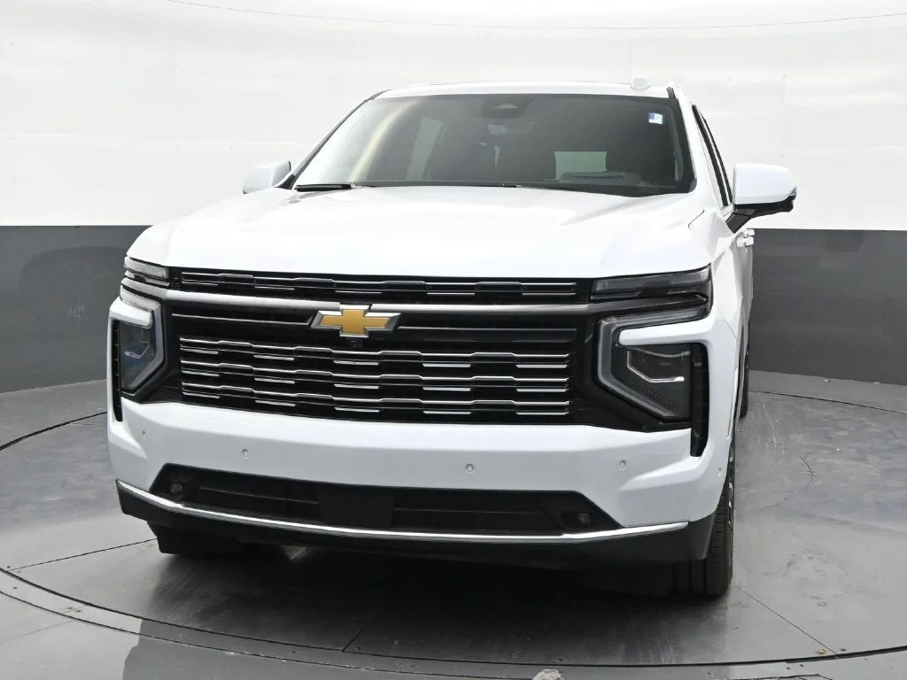 2026 Chevrolet Suburban High Country photo 2