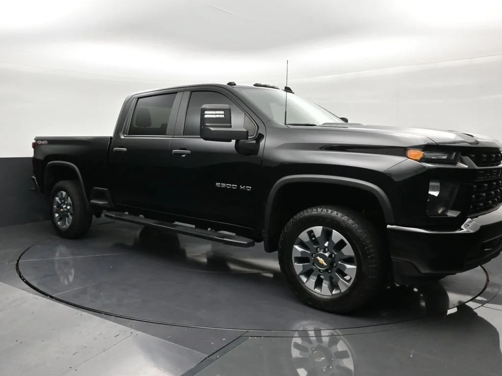 2023 Chevrolet Silverado 2500 HD Custom photo 7