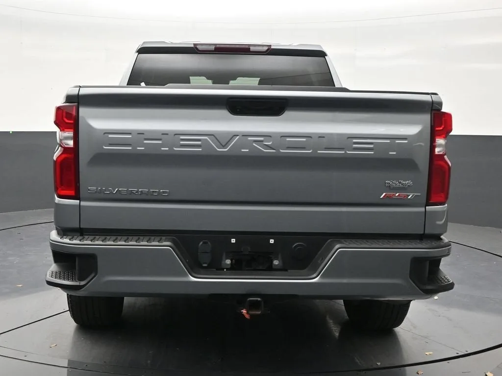 2023 Chevrolet Silverado 1500 RST photo 4