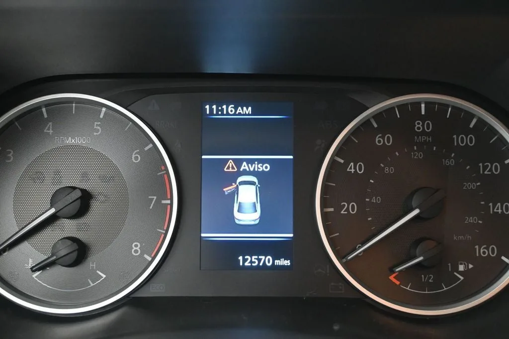 2024 Nissan Sentra S photo 11