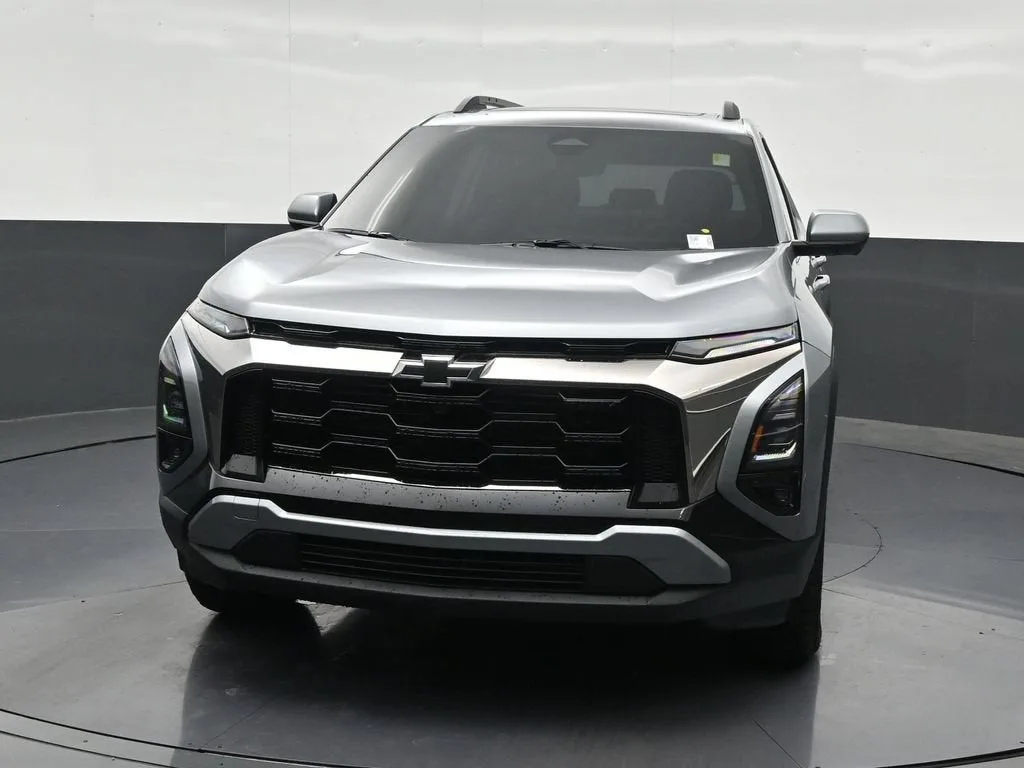 2026 Chevrolet Equinox ACTIV photo 8
