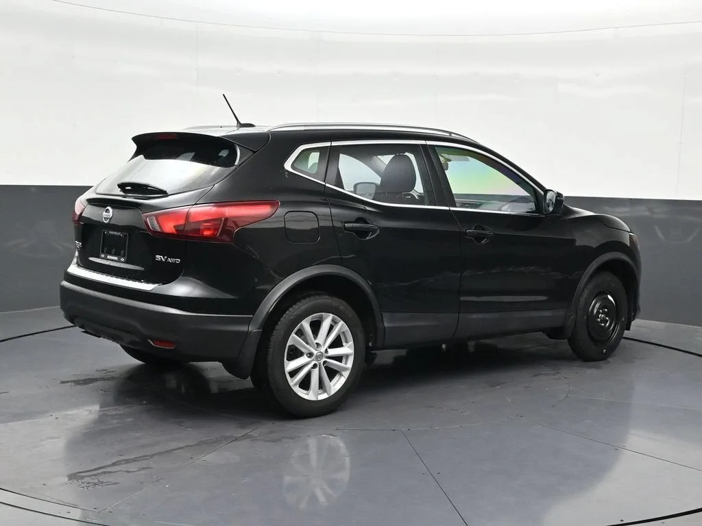 2018 Nissan Rogue Sport SV photo 5