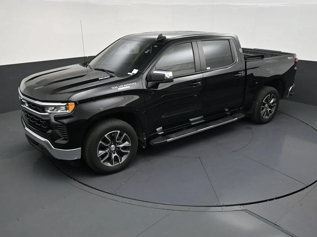 2021 Chevrolet Silverado 1500 RST photo 9
