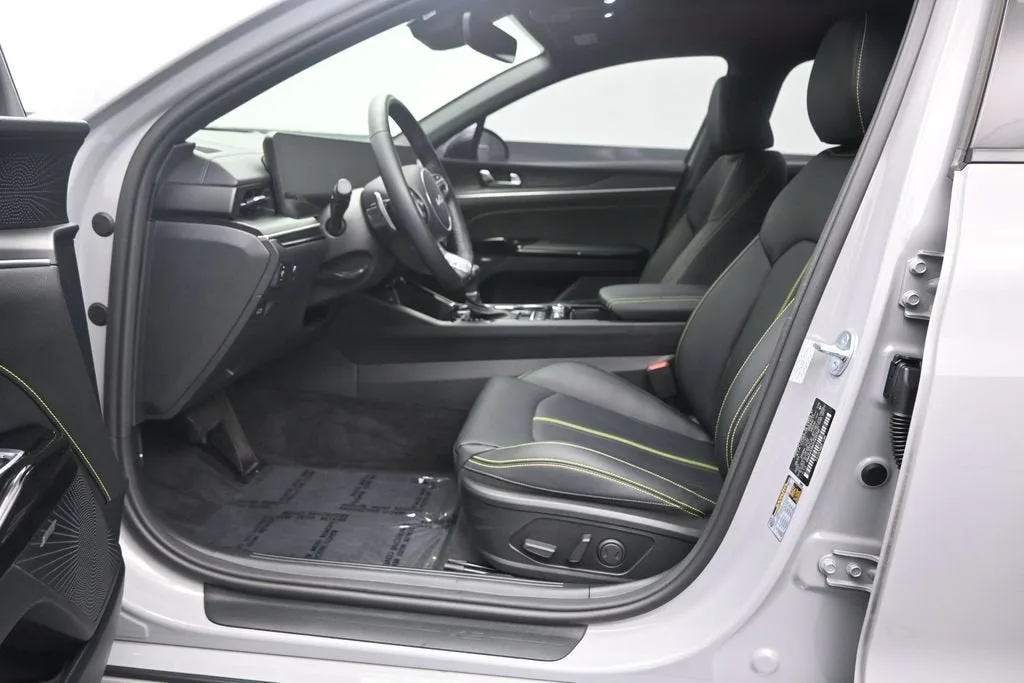 2026 Kia K5 GT photo 12