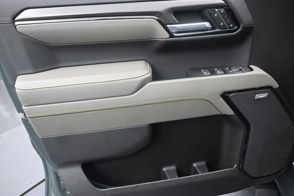 2025 Chevrolet Silverado 1500 ZR2 photo 11