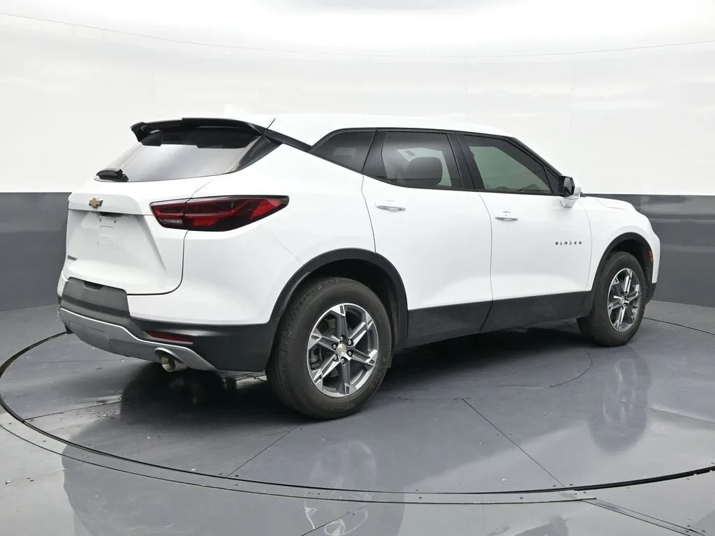 2023 Chevrolet Blazer 2LT photo 5